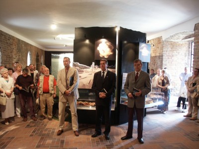 Click to zoom the picture.