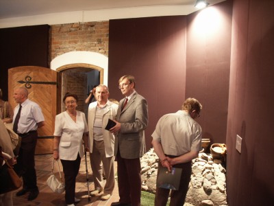 Click to zoom the picture.