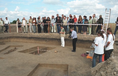 Click to zoom the picture.