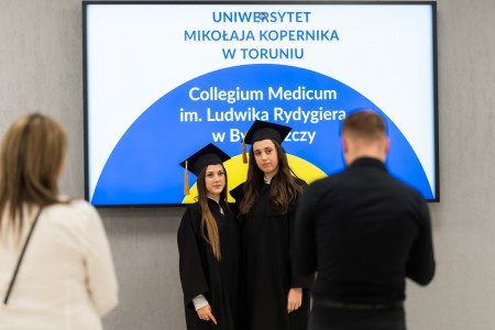 Dyplomatorium Kierunku Farmacja 2026. Kliknij, aby powiększyć zdjęcie.