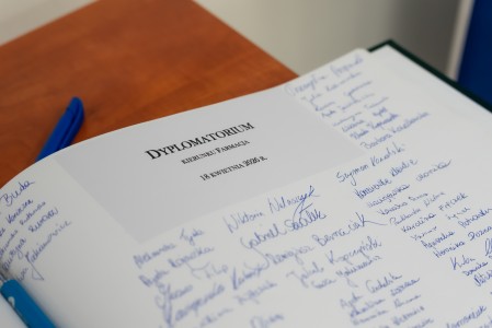 Dyplomatorium Kierunku Farmacja 2026. Kliknij, aby powiększyć zdjęcie.