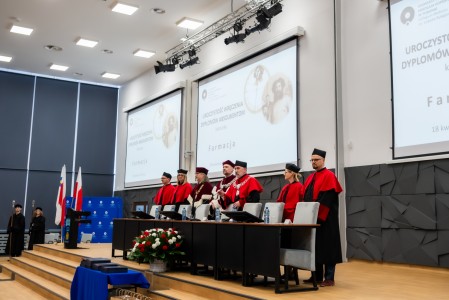 Dyplomatorium Kierunku Farmacja 2026. Kliknij, aby powiększyć zdjęcie.