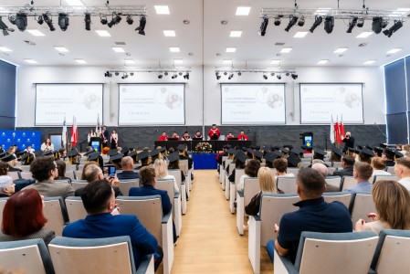 Dyplomatorium Kierunku Farmacja 2026. Kliknij, aby powiększyć zdjęcie.