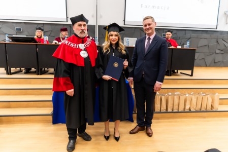 Dyplomatorium Kierunku Farmacja 2026. Kliknij, aby powiększyć zdjęcie.