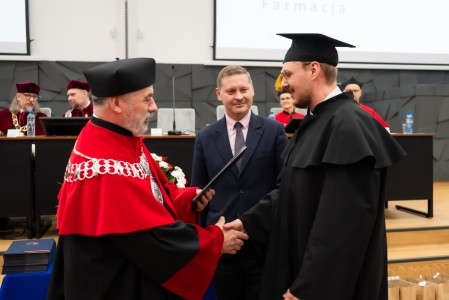 Dyplomatorium Kierunku Farmacja 2026. Kliknij, aby powiększyć zdjęcie.