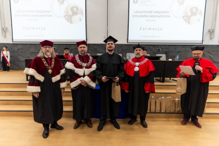 Dyplomatorium Kierunku Farmacja 2026. Kliknij, aby powiększyć zdjęcie.