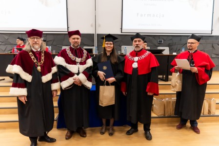 Dyplomatorium Kierunku Farmacja 2026. Kliknij, aby powiększyć zdjęcie.