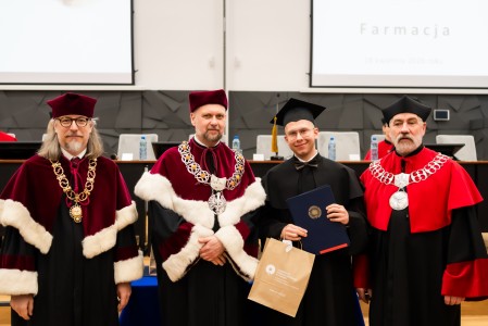 Dyplomatorium Kierunku Farmacja 2026. Kliknij, aby powiększyć zdjęcie.