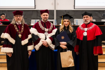 Dyplomatorium Kierunku Farmacja 2026. Kliknij, aby powiększyć zdjęcie.