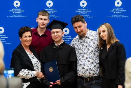 Dyplomatorium Kierunku Farmacja 2026. Kliknij, aby powiększyć zdjęcie.