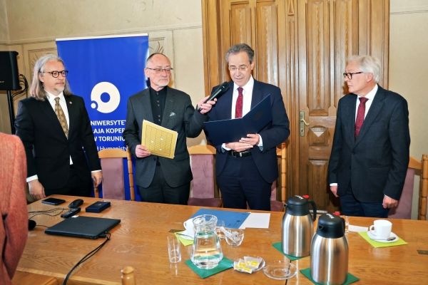 Kliknij, aby powiększyć zdjęcie.