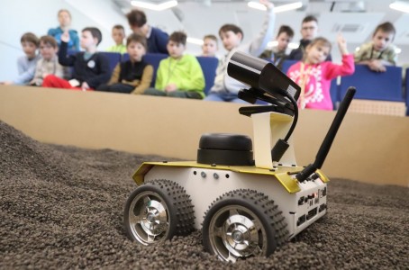 Robot mobilny podczas pracy autonomicznej. Kliknij, aby powiększyć zdjęcie.