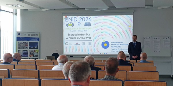 Kadry z XIX Sympozjum . Kliknij, aby powiększyć zdjęcie.