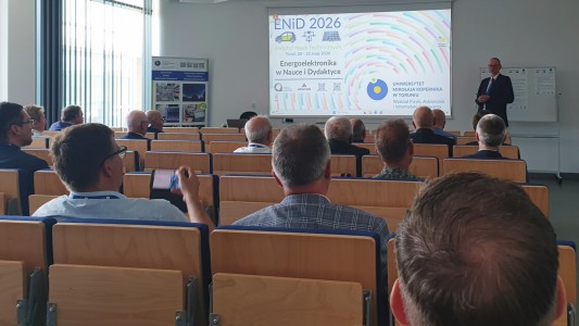 Kadry z XIX Sympozjum . Kliknij, aby powiększyć zdjęcie.