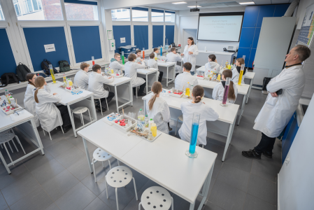 Warsztaty na Wydziale Chemii UMK [fot. Krzysztof Fabisiak]