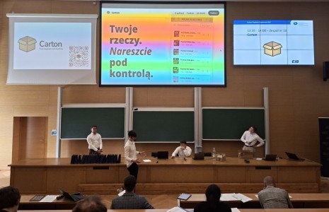 Kadry z Konkursu, wystąpienia studentów w Audytorium A. Jabłońskiego i wręczenie nagród. Kliknij, aby powiększyć zdjęcie.