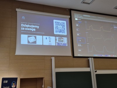 Kadry z konkursu odbywającego się w Audytorium Aleksandra Jabłońskiego na Wydziale FAiIS. Kliknij, aby powiększyć zdjęcie.