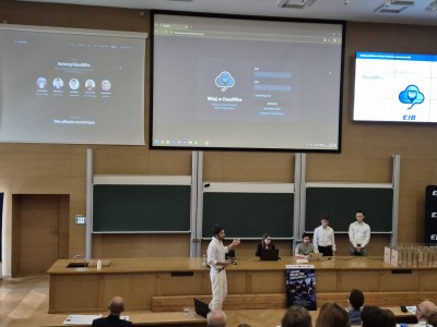 Kadry z konkursu odbywającego się w Audytorium Aleksandra Jabłońskiego na Wydziale FAiIS. Kliknij, aby powiększyć zdjęcie.