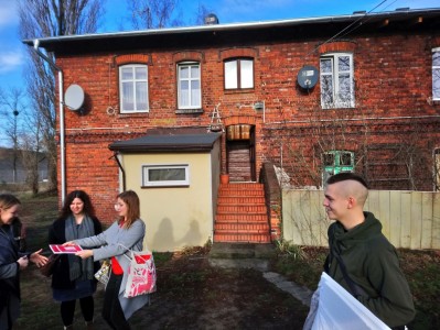 Click to zoom the picture.