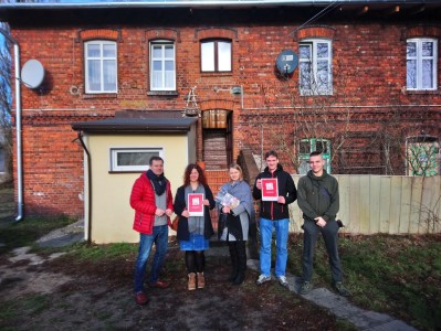 Click to zoom the picture.