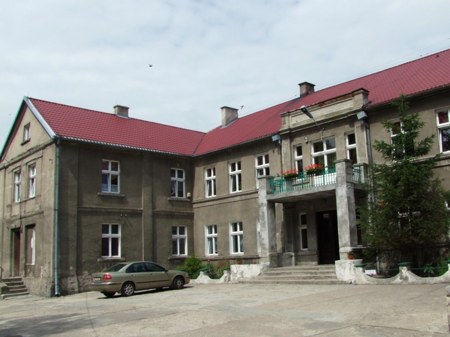 na zdjęciu Pałac w Warszewicach