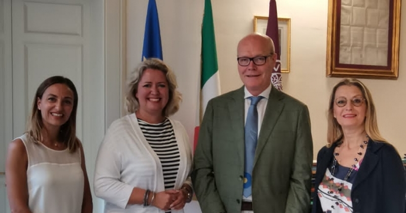 In the photo: dr. Aranka Ignasiak-Szulc with the Rector of the University of Macerata, prof. John McCourt, Dean of the Faculty of Economics and Law, prof. Elena Cedrola and the Coordinator of the triple diploma program, prof. Nicoletta Marinelli.