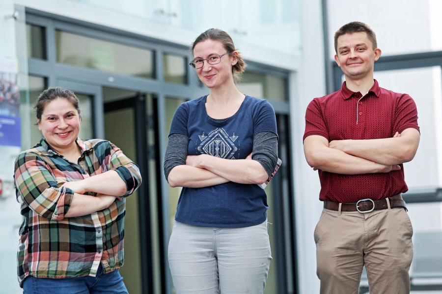 dr. Marta Gałyńska, dr. Iulia Emilia Brumboiu, prof. Paweł Tecmer