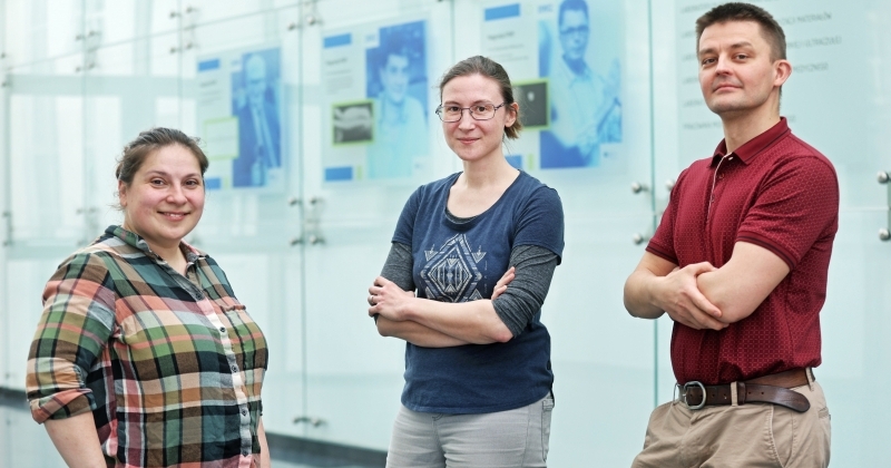dr. Marta Gałyńska, dr. Iulia Emilia Brumboiu, prof. Paweł Tecmer