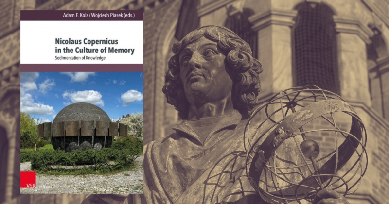 Okładka książki Nicolaus Copernicus in the Culture of Memory: Sedimentation of Knowledge na tle zabytkowego pomnika Mikołaja Kopernika, trzymającego astrolabium.