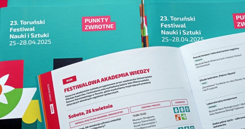 Katalog imprez Toruńskiego Festiwalu Nauki i Sztuki. Otwarty na stronie opisującej cykl wykładów w Ratuszu Staromiejskim