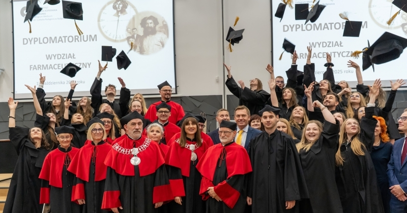 absolwenci kierunków analityka medyczna, kosmetologia z kadrą profesorską 