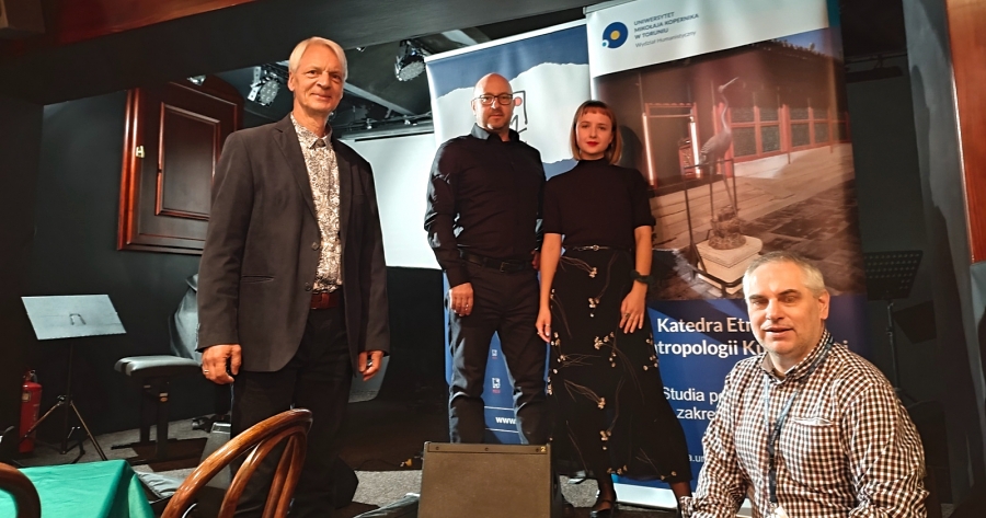 Prof. Krzysztof Abriszewski, prof. Marcin Lisiecki, dr Rafał Beszterda i Agata Helena Zamorowska na konferencji ?Alfred Szklarski w krainie popkultury. Wokół fenomenu kulturowego?,