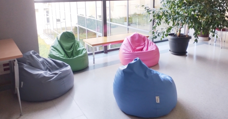 Nowe siedziska w części C budynku Wydziału.