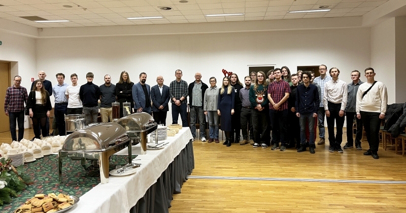 Wspólne zdjęcie uczestników Wigilii.