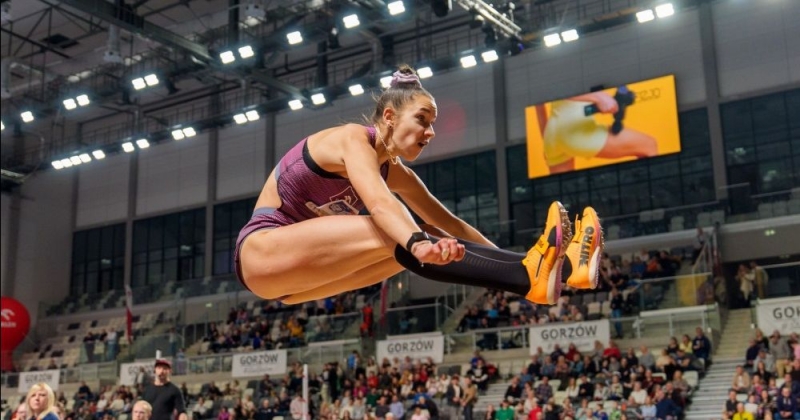 Anna Matuszewicz podczas lotu w skoku w dal na Gorzów Jump Festival 2026