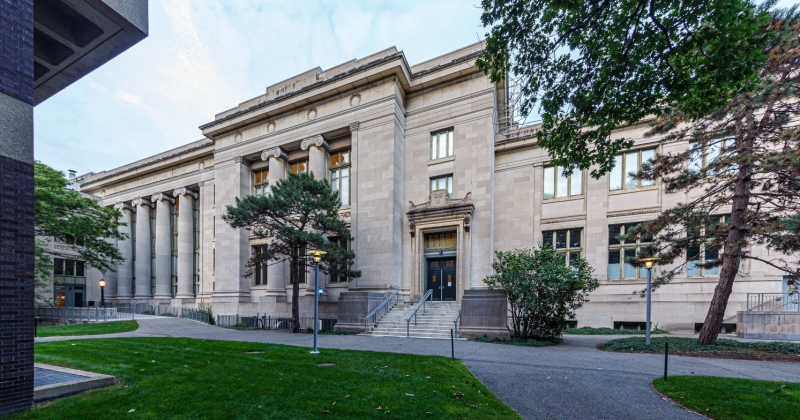 Langdell Hall ? główny budynek Harvard Law School