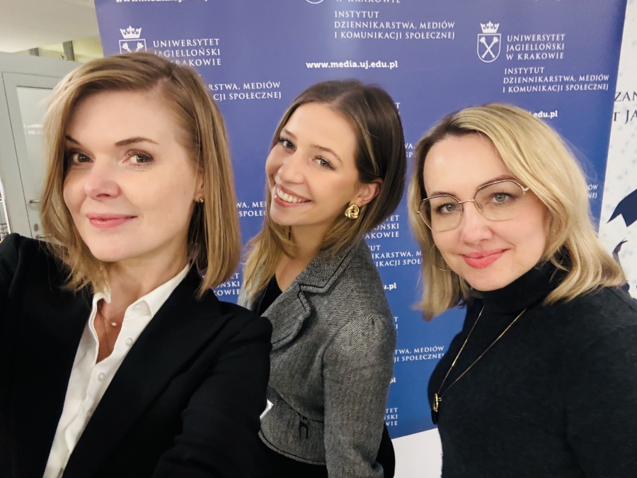 Trzy Panie: dr hab. Barbara Brodzińska-Mirowska, prof. UMK, dr hab. Aleksandra Seklecka, prof. UMK, mgr Julia Man