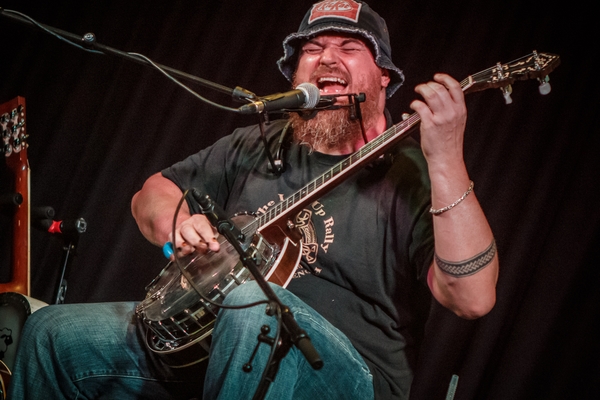 Big Joe Bone z Wielkiej Brytanii wystąpi w Od Nowie w sobotę. [fot. Nadesłane]