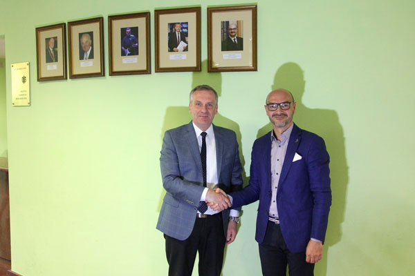 Nowym członkiem wydziałowej Galerii Sław został dyrektor Zespołu Szkół UMK [fot. Anna Bielawiec-Osińska]