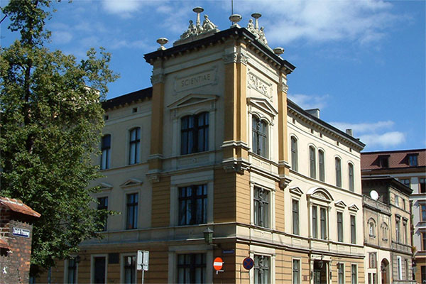 Siedziba TNT przy ul. Wysokiej 16.