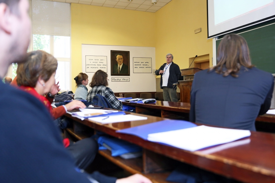 Wykład prof. Alasdaira Urquharta z University of Toronto w Kanadzie na otwarcie konferencji [fot. Andrzej Romański]