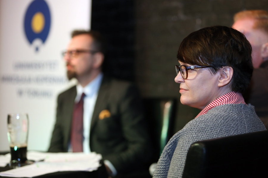 dr Agnieszka Bryc oraz dr hab. Marcin Czyżniewski, prof. UMK (w tle) [fot. Andrzej Romański]